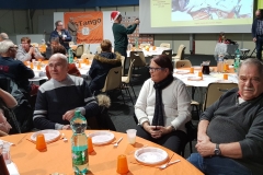 2018 14 Déc. 10° A. Parmi les tables Lulu et Jeannot avec Mmes_200915